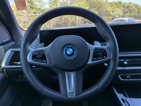 Certified 2026 BMW X5 xDrive50e w/ M Sport Package AWD/4WD image 25