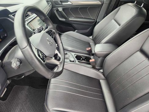 Used 2024 Volkswagen Tiguan SE R-Line AWD/4WD image 7