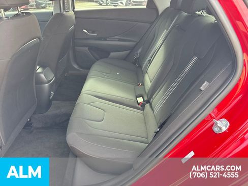 Used 2025 Hyundai Elantra SEL FWD image 23