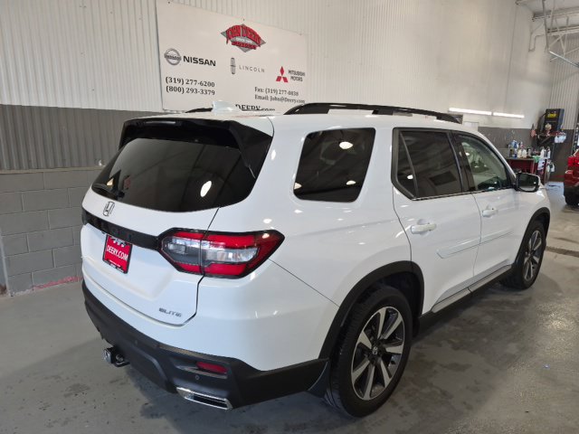Used 2023 Honda Pilot Elite image 3