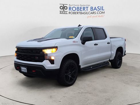 Used 2022 Chevrolet Silverado 1500 Custom Trail Boss w/ LPO, Dark Essentials Package image 1
