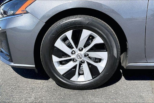 Certified 2025 Nissan Altima 2.5 S FWD image 8