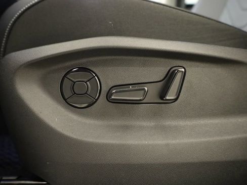 New 2026 Volkswagen Tiguan SE AWD/4WD image 11