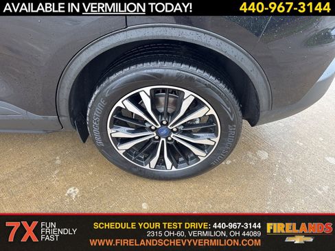 Used 2022 Ford Escape SE w/ SE Sport Appearance Package image 54