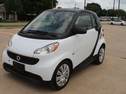 Used 2013 smart fortwo pure RWD image 4