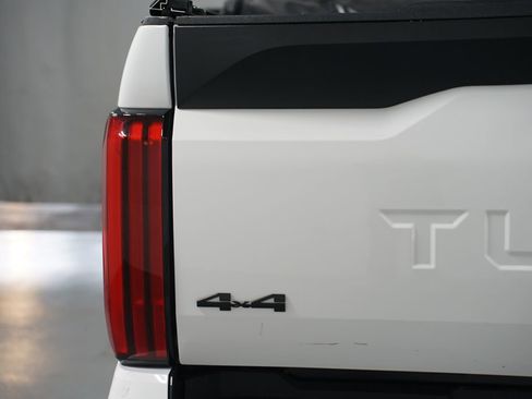 Used 2024 Toyota Tundra SR AWD/4WD image 10