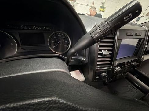 Used 2018 Ford F150 XLT w/ Equipment Group 302A Luxury image 15