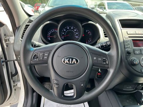 Used 2013 Kia Soul FWD image 13