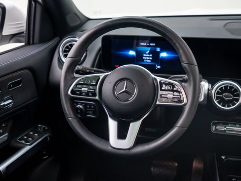 Used 2023 Mercedes-Benz GLB 250 4MATIC image 10