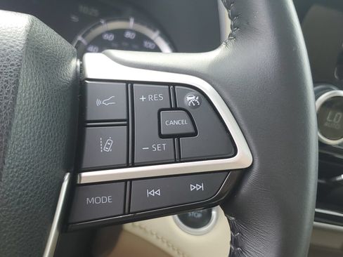 Certified 2024 Toyota Highlander XLE AWD/4WD image 25