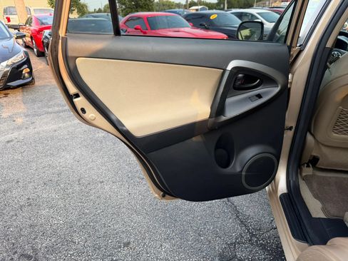 Used 2012 Toyota RAV4 4WD w/ Upgrade Value Pkg image 16
