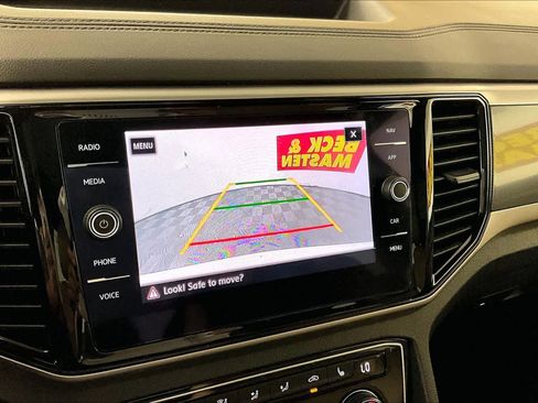 Used 2020 Volkswagen Atlas Cross Sport SEL R-Line image 25