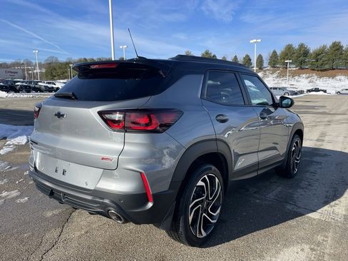 Used 2025 Chevrolet TrailBlazer RS w/ Convenience Package image 3