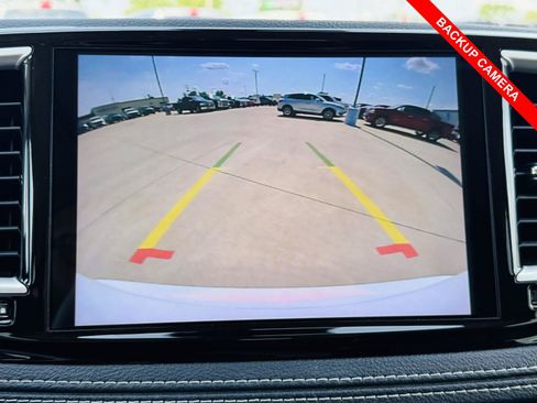 Used 2023 Chrysler Pacifica Touring-L FWD image 11