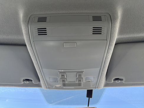 Used 2019 Volkswagen Tiguan S w/ 3rd Row Seat Package image 18