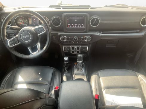 Used 2018 Jeep Wrangler Unlimited Sahara AWD/4WD image 10