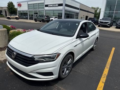 Used 2019 Volkswagen Jetta R-Line FWD image 1