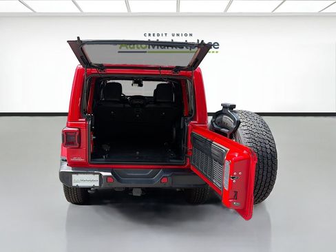 Used 2022 Jeep Wrangler Unlimited Sahara w/ LED Lighting Group AWD/4WD image 26
