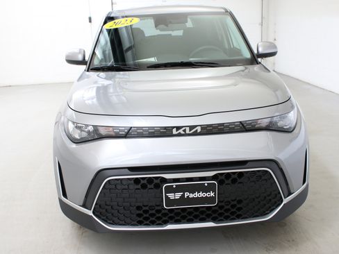 Used 2023 Kia Soul LX w/ LX Technology Package FWD image 2