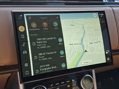 Used 2023 Land Rover Range Rover Long Wheelbase SE image 19