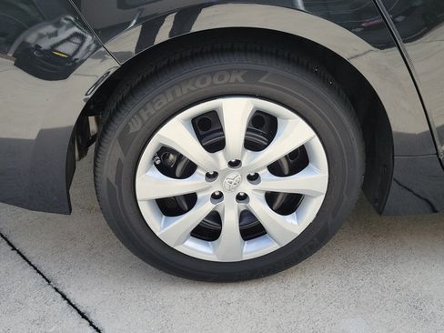 Certified 2022 Toyota Corolla LE FWD image 8