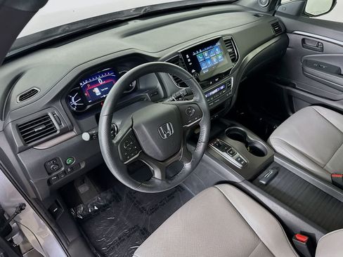 Used 2023 Honda Passport EX-L image 2