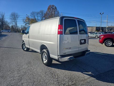 New 2025 Chevrolet Express 3500 image 2