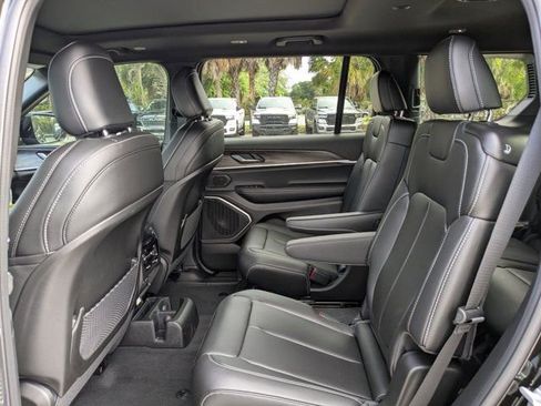 New 2026 Jeep Grand Cherokee L Limited w/ Limited Altitude Package AWD/4WD image 14