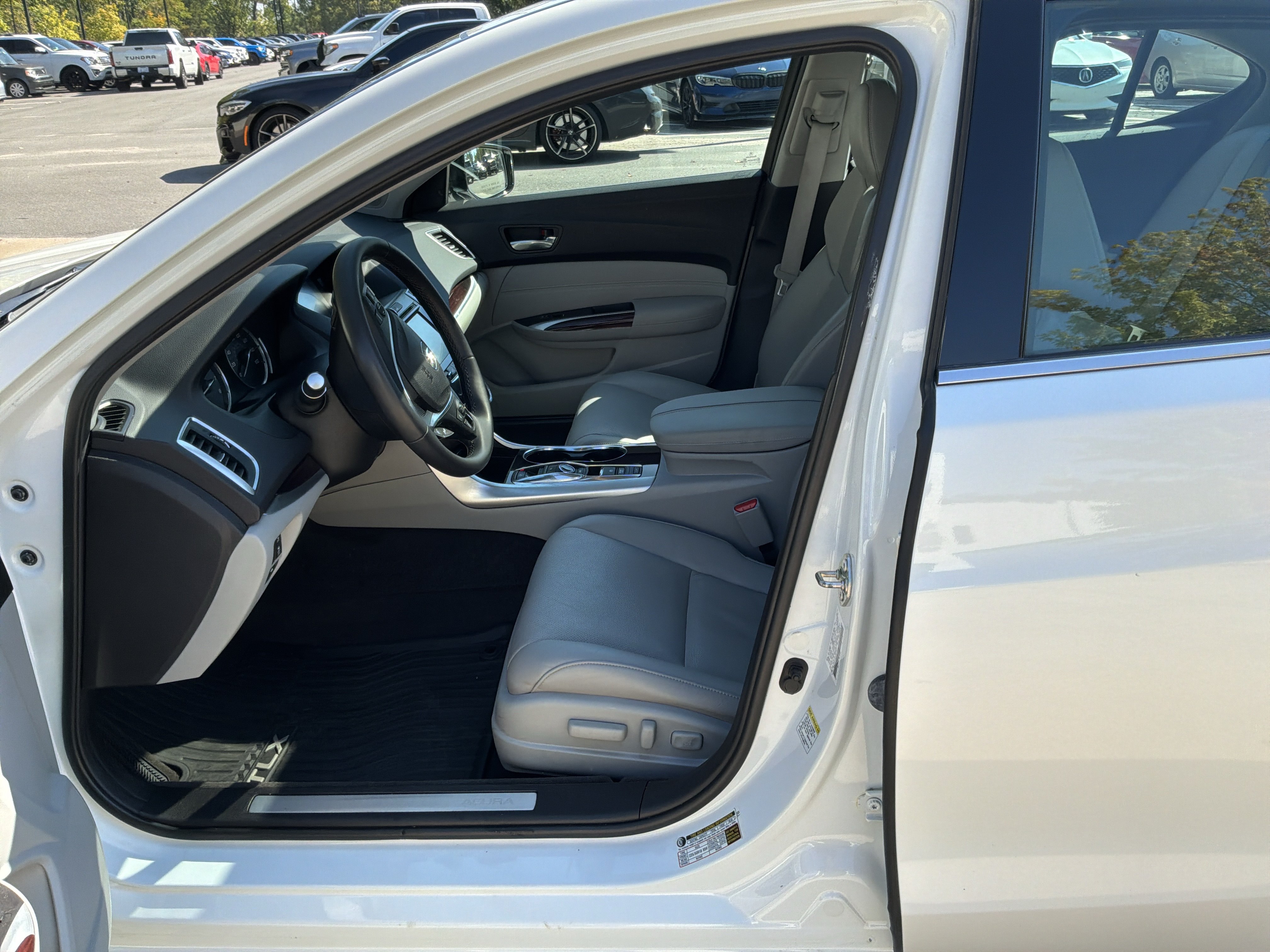 Used 2015 Acura TLX w/ Advance Package AWD/4WD image 16