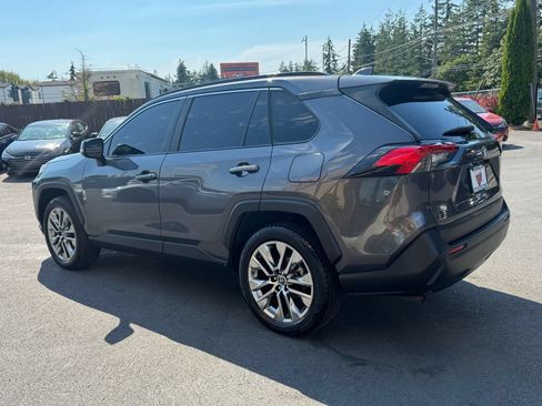 Used 2019 Toyota RAV4 XLE Premium w/ Advanced Technology Package AWD/4WD image 5