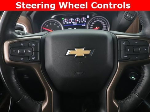 Used 2022 Chevrolet Silverado 1500 High Country w/ Technology Package image 24
