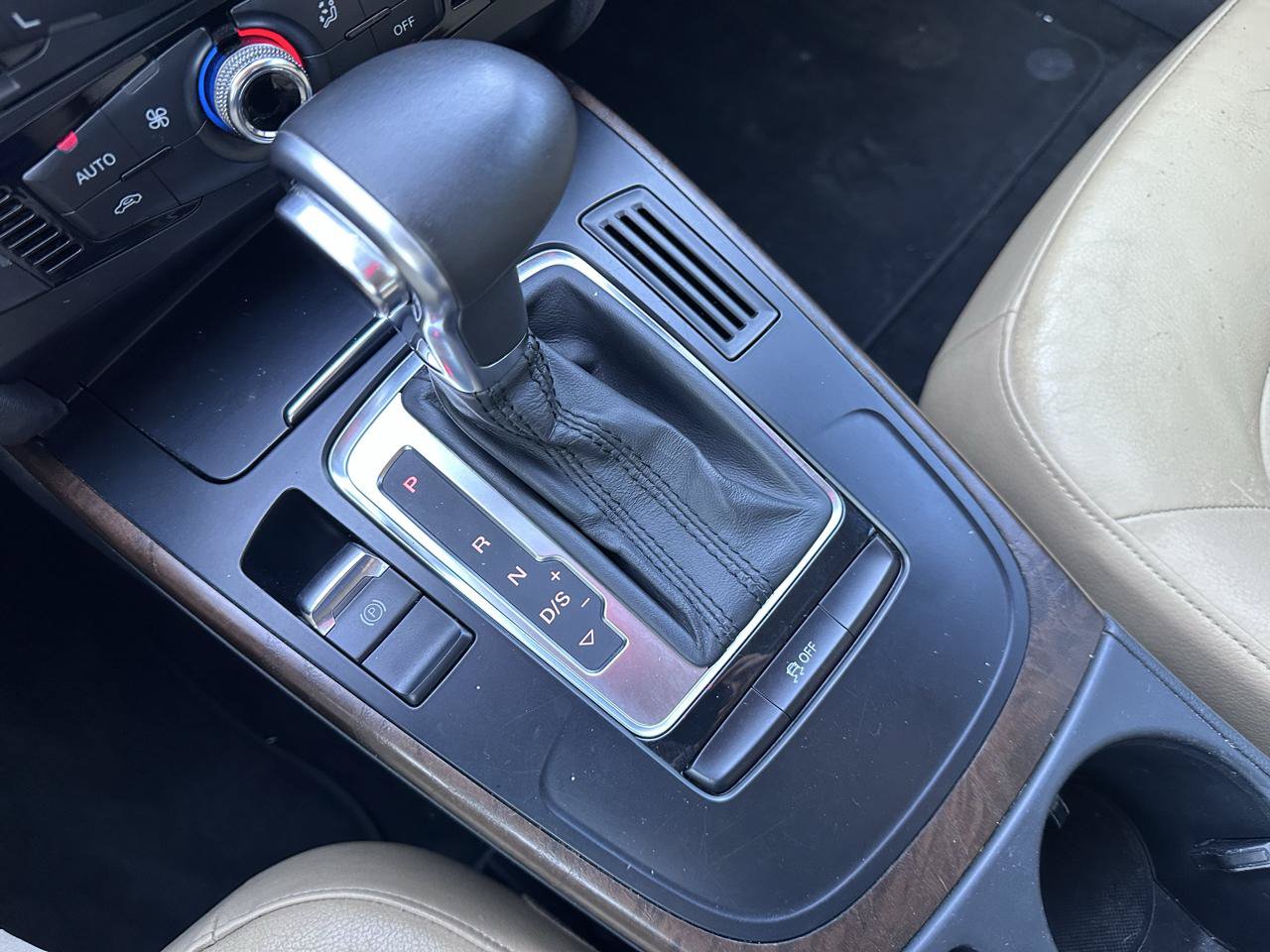 Used 2013 Audi A4 2.0T Premium w/ Convenience Pkg FWD image 19