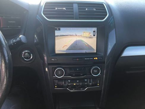 Used 2016 Ford Explorer XLT w/ Equipment Group 202A image 18