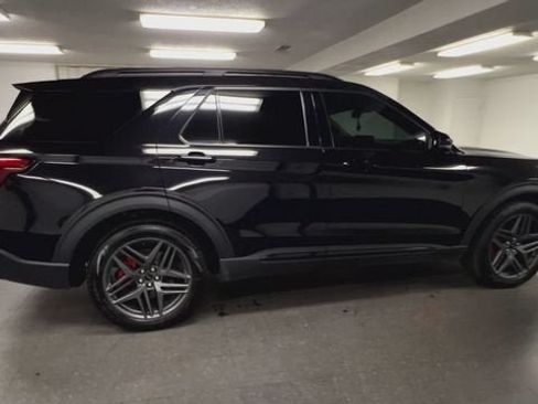 Used 2025 Ford Explorer ST w/ Sun And Sound Package AWD/4WD image 9