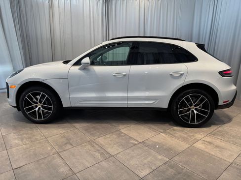 Used 2025 Porsche Macan image 2