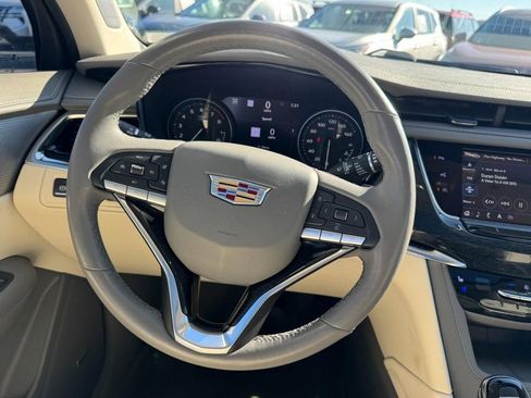 Used 2021 Cadillac XT6 Premium Luxury image 14