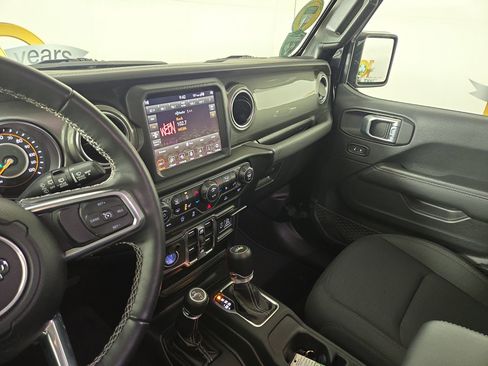 Used 2022 Jeep Wrangler Unlimited Sahara w/ LED Lighting Group image 24