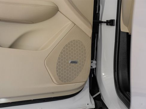 Used 2017 Cadillac XT5 FWD w/ LPO, Wheel Lock Package image 44