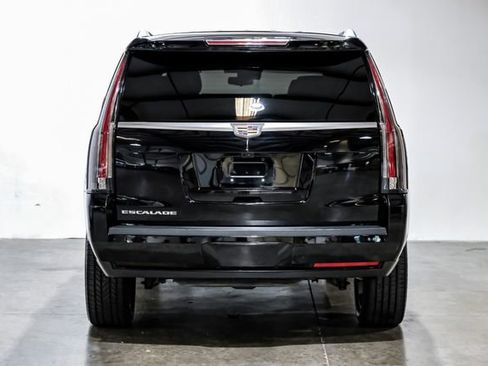 Used 2019 Cadillac Escalade Premium Luxury image 13