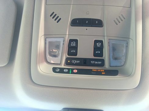 Used 2019 GMC Acadia Denali w/ Technology Package AWD/4WD image 28