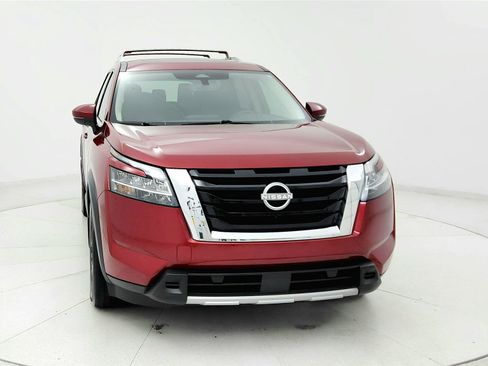 Used 2024 Nissan Pathfinder SL w/ SL Premium Package FWD image 8