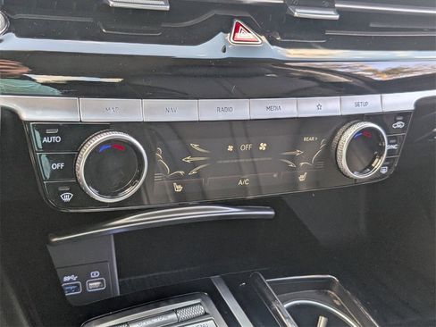 Used 2022 Genesis G80 2.5T image 22