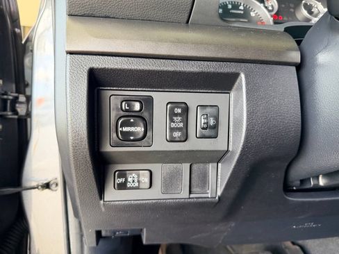 Used 2014 Toyota Tundra SR5 w/ SR5 Upgrade Package RWD image 19