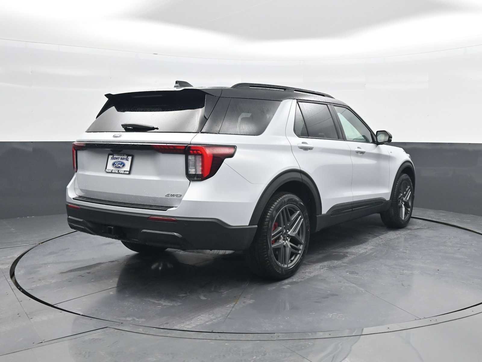 New 2026 Ford Explorer ST-Line w/ ST-Line Street Pack AWD/4WD image 7