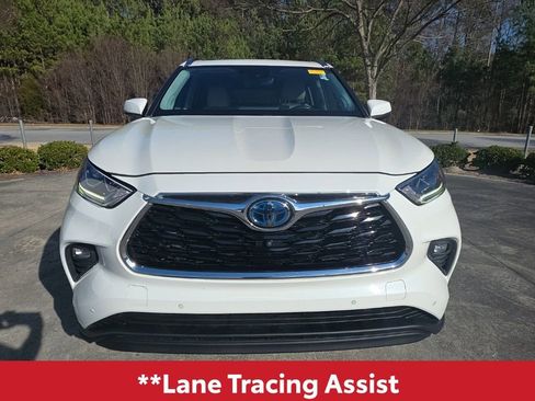 Used 2021 Toyota Highlander Limited image 12