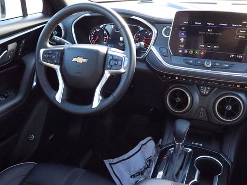 Certified 2025 Chevrolet Blazer Premier w/ Driver Confidence II Package image 10