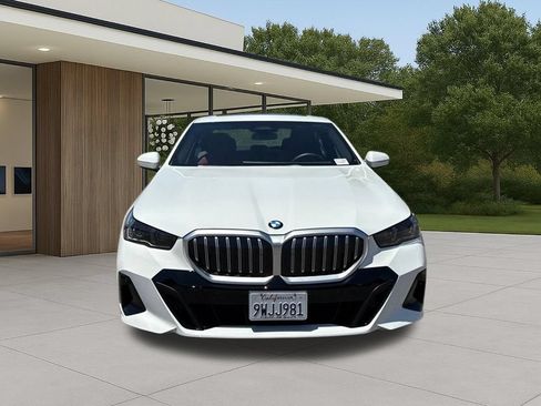 Used 2026 BMW 530i w/ M Sport Package RWD image 4
