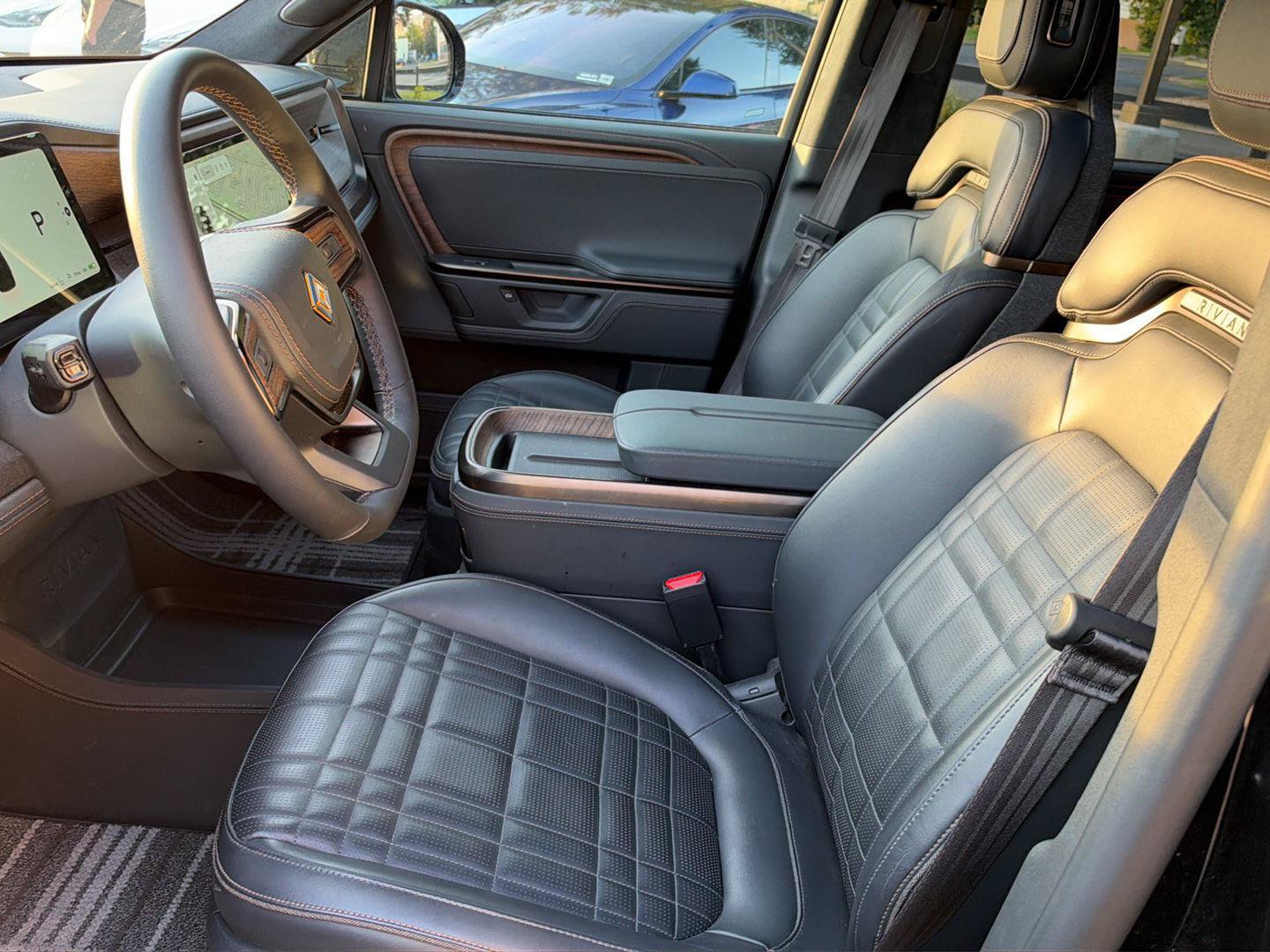 Used 2026 Rivian R1S Premium Tri AWD/4WD image 15