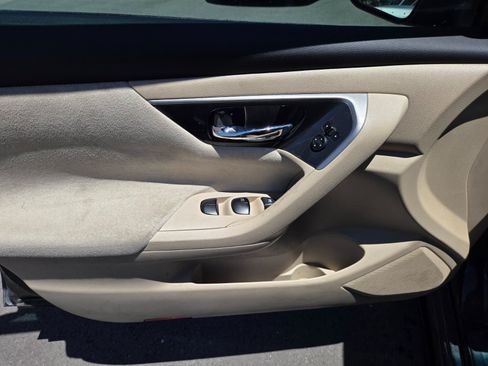 Used 2013 Nissan Altima 2.5 S FWD image 6