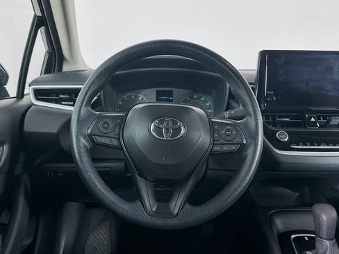 Used 2025 Toyota Corolla LE image 17